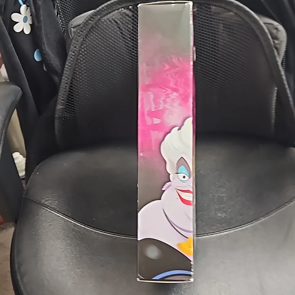 Disney Villains: Ursula Doll - Picture 4 of 6